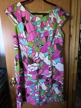 Signature By Robbie Bee Bright Pink Floral Shift Dress